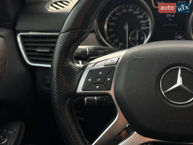 Внедорожник / Кроссовер Mercedes-Benz M-Class 2012 в Киеве