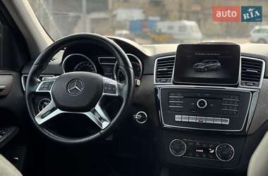 Позашляховик / Кросовер Mercedes-Benz M-Class 2012 в 