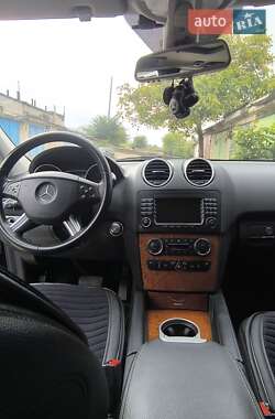 Позашляховик / Кросовер Mercedes-Benz M-Class 2008 в 