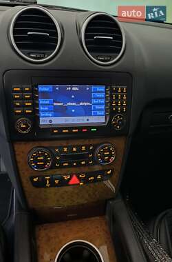 Позашляховик / Кросовер Mercedes-Benz M-Class 2008 в 