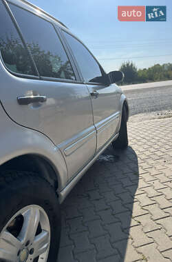 Позашляховик / Кросовер Mercedes-Benz M-Class 2005 в 