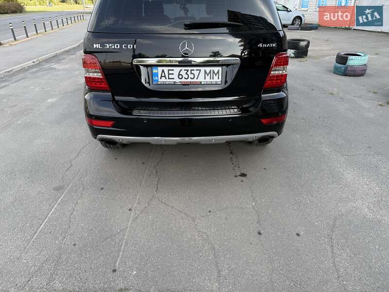 Внедорожник / Кроссовер Mercedes-Benz M-Class 2011 в Днепре