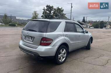 Позашляховик / Кросовер Mercedes-Benz M-Class 2005 в 