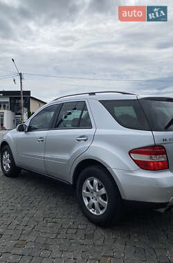 Позашляховик / Кросовер Mercedes-Benz M-Class 2008 в 