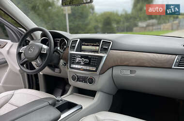 Позашляховик / Кросовер Mercedes-Benz M-Class 2013 в 