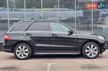 Внедорожник / Кроссовер Mercedes-Benz M-Class 2013 в 