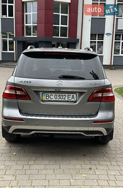 Внедорожник / Кроссовер Mercedes-Benz M-Class 2013 в 