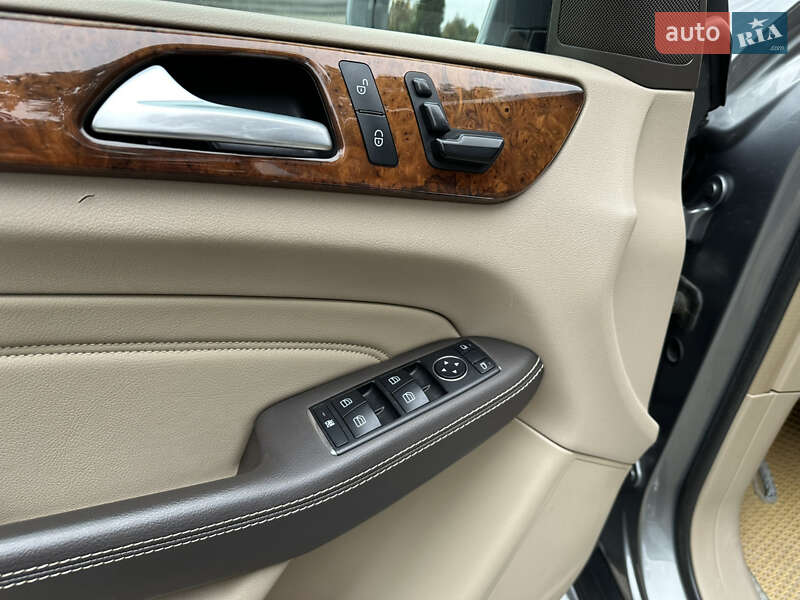 Внедорожник / Кроссовер Mercedes-Benz M-Class 2013 в Львове