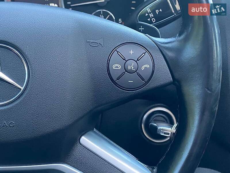 Внедорожник / Кроссовер Mercedes-Benz M-Class 2011 в Киеве