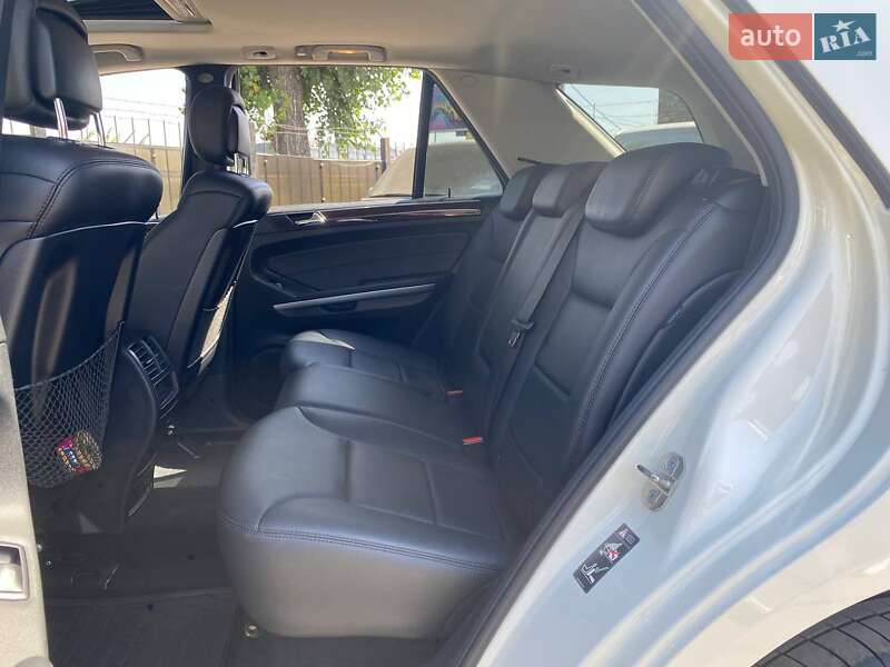 Внедорожник / Кроссовер Mercedes-Benz M-Class 2011 в Киеве