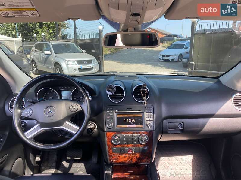 Внедорожник / Кроссовер Mercedes-Benz M-Class 2011 в Киеве