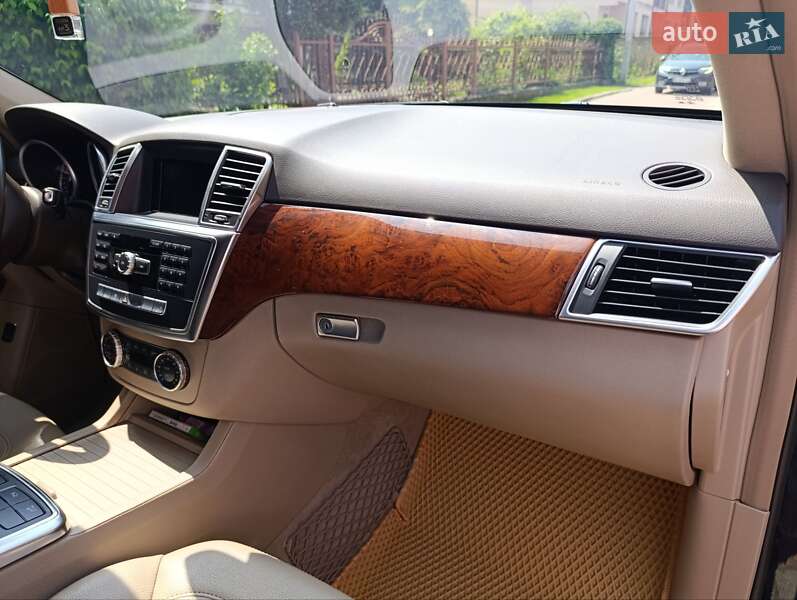 Внедорожник / Кроссовер Mercedes-Benz M-Class 2013 в Львове