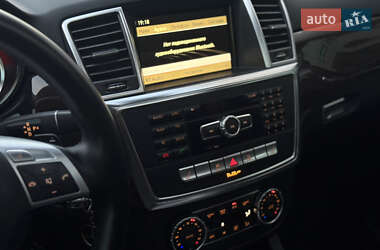 Позашляховик / Кросовер Mercedes-Benz M-Class 2011 в 