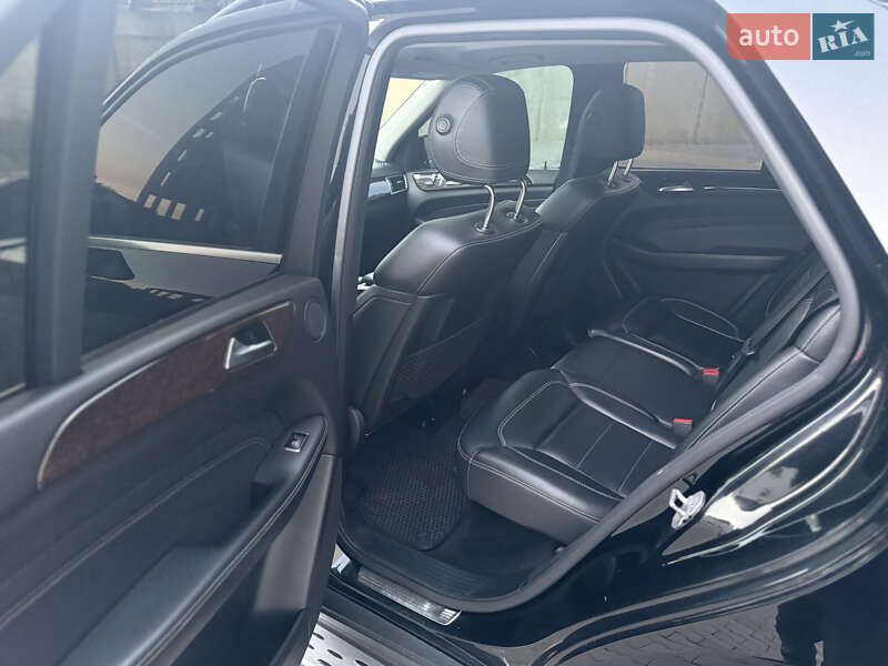 Внедорожник / Кроссовер Mercedes-Benz M-Class 2011 в Ужгороде