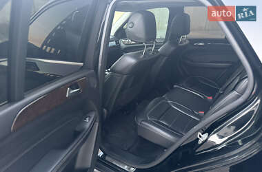Позашляховик / Кросовер Mercedes-Benz M-Class 2011 в 