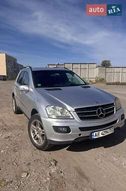 Внедорожник / Кроссовер Mercedes-Benz M-Class 2005 в 
