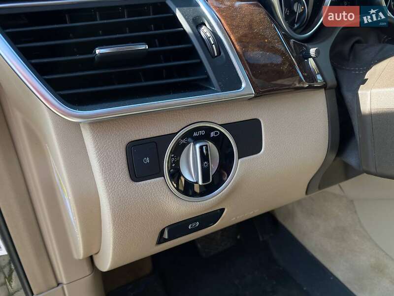 Внедорожник / Кроссовер Mercedes-Benz M-Class 2012 в Львове