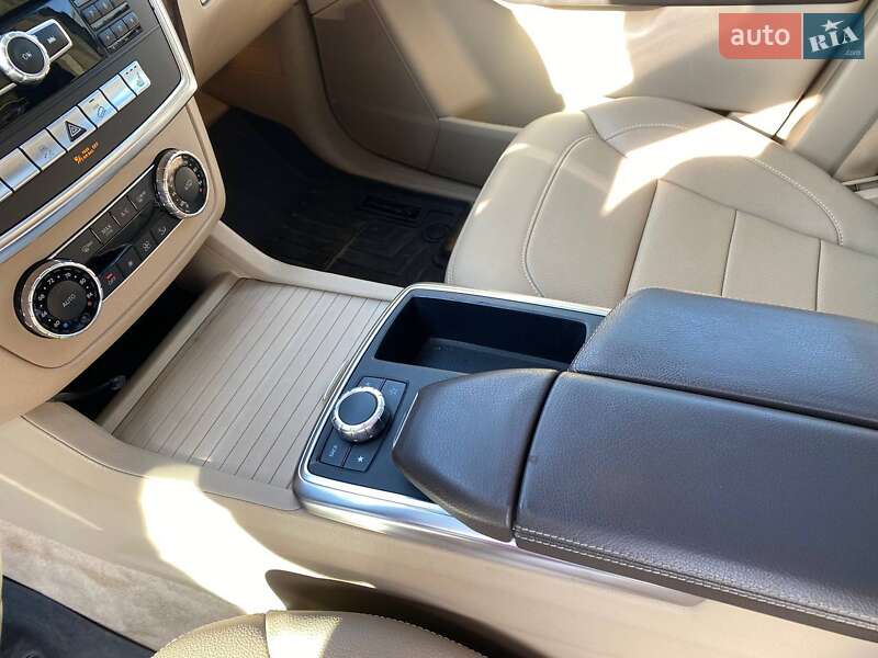 Внедорожник / Кроссовер Mercedes-Benz M-Class 2012 в Львове
