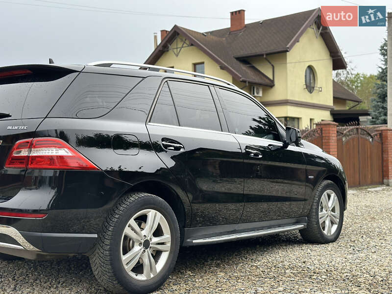 Позашляховик / Кросовер Mercedes-Benz M-Class 2012 в Івано-Франківську