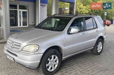 Внедорожник / Кроссовер Mercedes-Benz M-Class 2000 в 