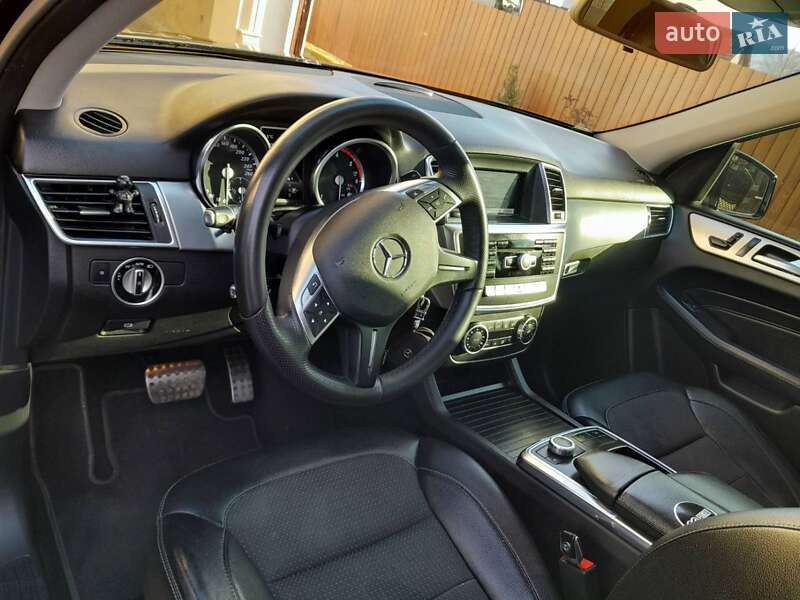 Внедорожник / Кроссовер Mercedes-Benz M-Class 2014 в Хусте