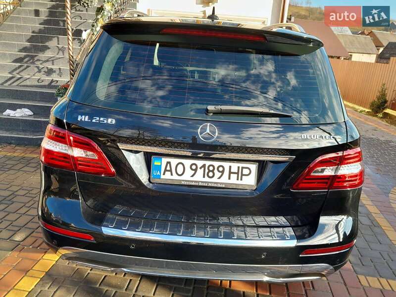 Внедорожник / Кроссовер Mercedes-Benz M-Class 2014 в Хусте