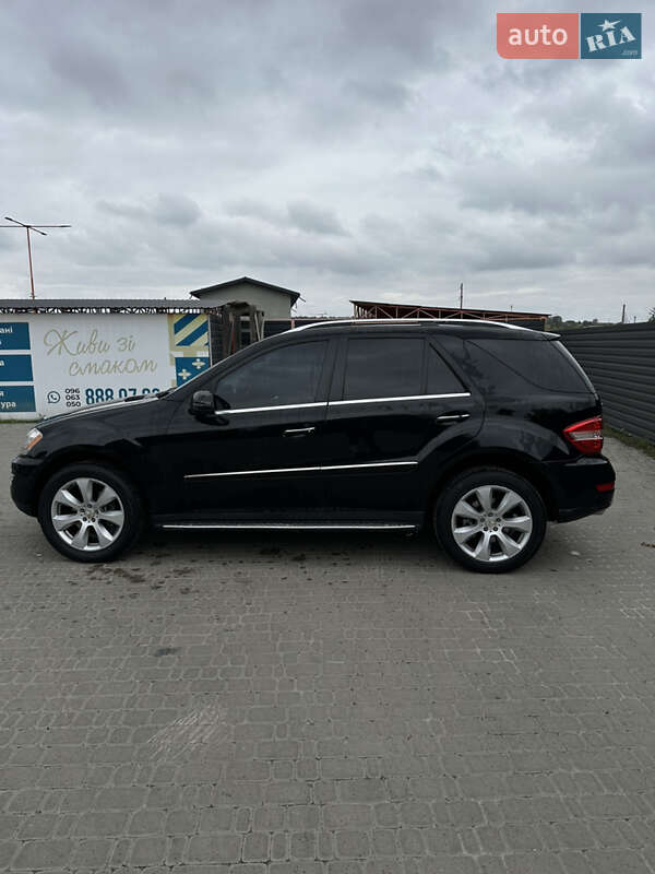 Позашляховик / Кросовер Mercedes-Benz M-Class 2010 в Києві