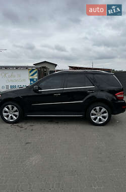 Внедорожник / Кроссовер Mercedes-Benz M-Class 2010 в 