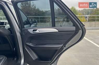 Позашляховик / Кросовер Mercedes-Benz M-Class 2012 в 