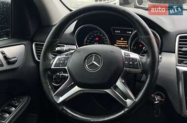 Позашляховик / Кросовер Mercedes-Benz M-Class 2013 в 