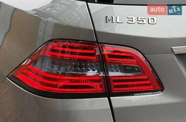 Внедорожник / Кроссовер Mercedes-Benz M-Class 2012 в 