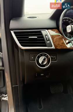 Внедорожник / Кроссовер Mercedes-Benz M-Class 2012 в 