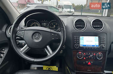 Внедорожник / Кроссовер Mercedes-Benz M-Class 2005 в 