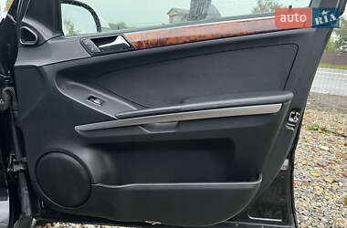 Внедорожник / Кроссовер Mercedes-Benz M-Class 2005 в 