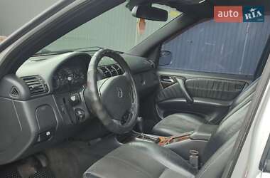 Позашляховик / Кросовер Mercedes-Benz M-Class 2005 в 