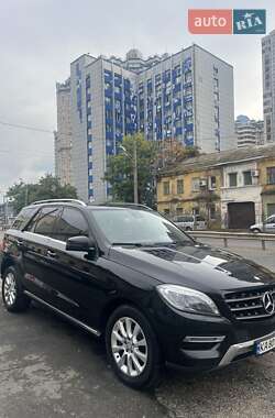 Внедорожник / Кроссовер Mercedes-Benz M-Class 2015 в 
