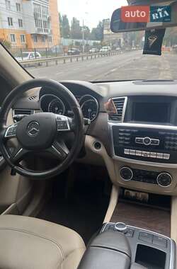 Внедорожник / Кроссовер Mercedes-Benz M-Class 2015 в 