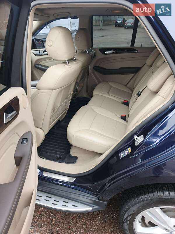 Внедорожник / Кроссовер Mercedes-Benz M-Class 2013 в Чернигове