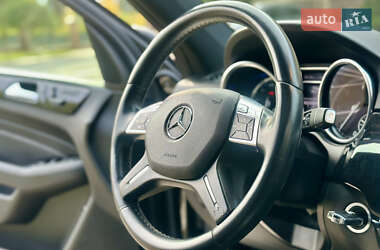 Внедорожник / Кроссовер Mercedes-Benz M-Class 2012 в 