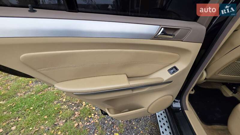Внедорожник / Кроссовер Mercedes-Benz M-Class 2006 в Ровно