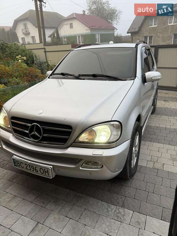 Внедорожник / Кроссовер Mercedes-Benz M-Class 2002 в Городке