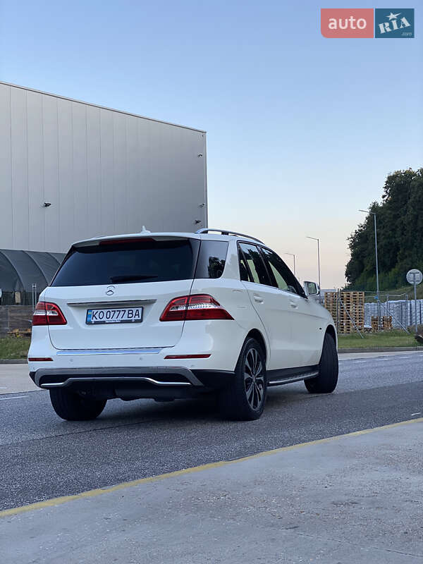 Внедорожник / Кроссовер Mercedes-Benz M-Class 2012 в Мукачево