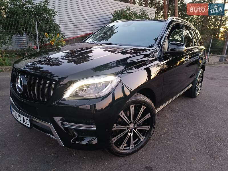Позашляховик / Кросовер Mercedes-Benz M-Class 2014 в 