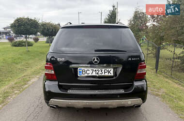 Позашляховик / Кросовер Mercedes-Benz M-Class 2005 в 