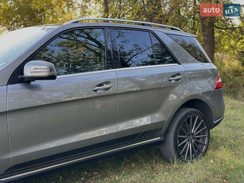 Позашляховик / Кросовер Mercedes-Benz M-Class 2012 в Ковелі