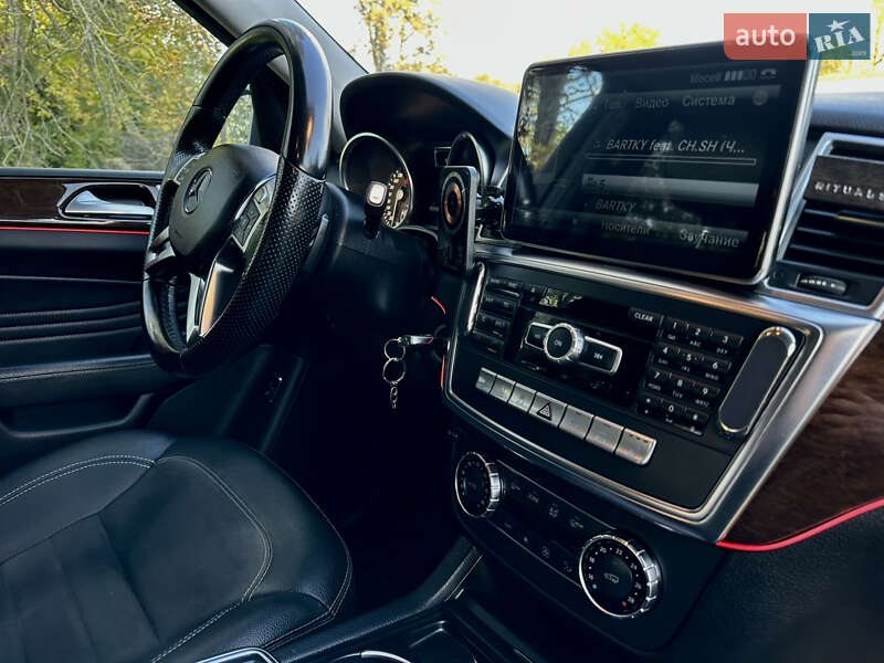 Позашляховик / Кросовер Mercedes-Benz M-Class 2012 в Ковелі