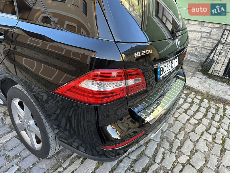 Позашляховик / Кросовер Mercedes-Benz M-Class 2012 в Кам'янець-Подільському фото 21 Позашляховик / Кросовер Mercedes-Benz M-Class 2012 в Кам'янець-Подільському