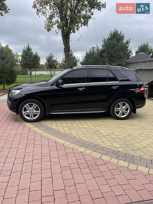 Внедорожник / Кроссовер Mercedes-Benz M-Class 2013 в Долине