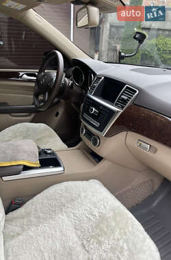 Внедорожник / Кроссовер Mercedes-Benz M-Class 2013 в 