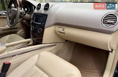 Внедорожник / Кроссовер Mercedes-Benz M-Class 2009 в 